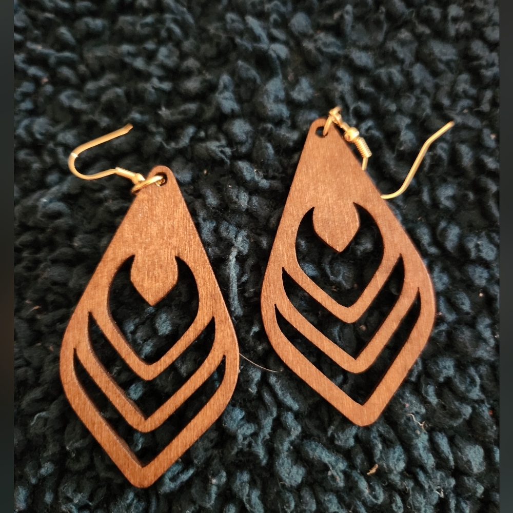New brown wooden fashion earrings